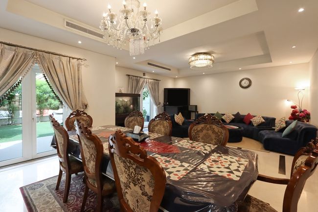 Livbnb- Homely Townhouse w/ Garden Close To Metro