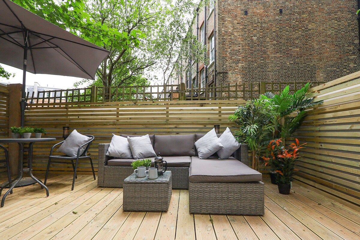 Garden retreat flat w/ private patio
