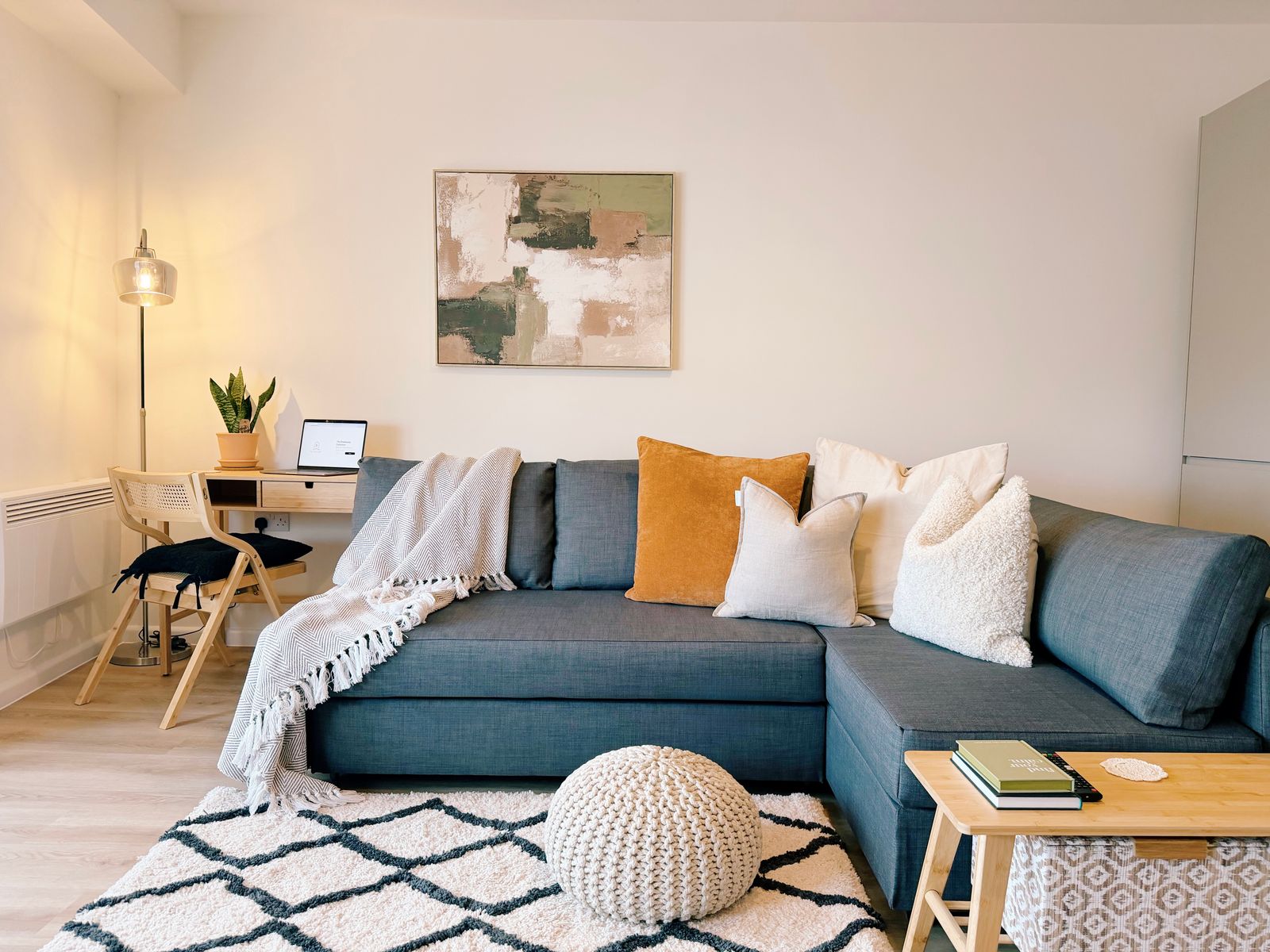 Stylish & Serene | Seaview 1-Bed Central Flat