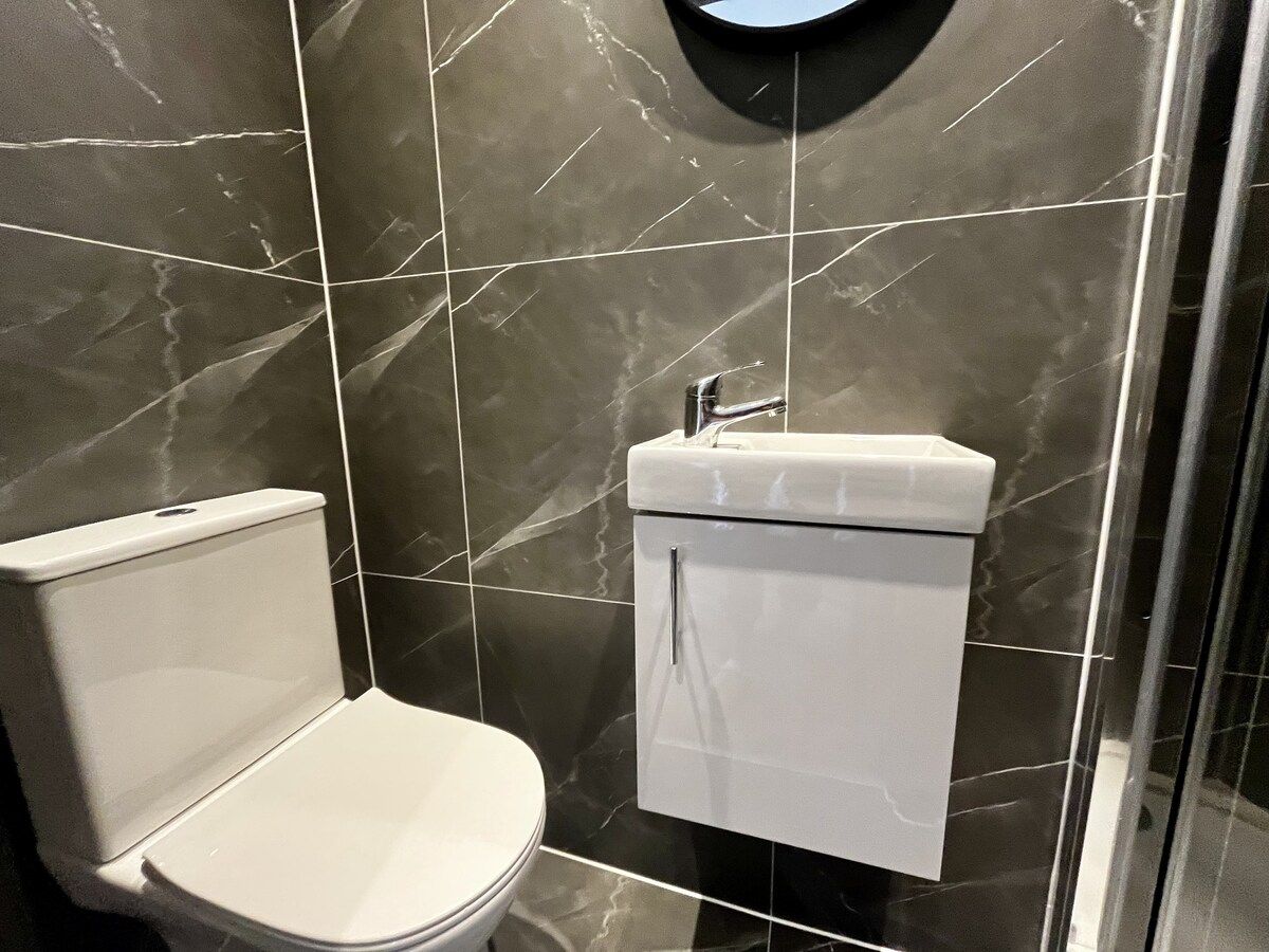1775073736