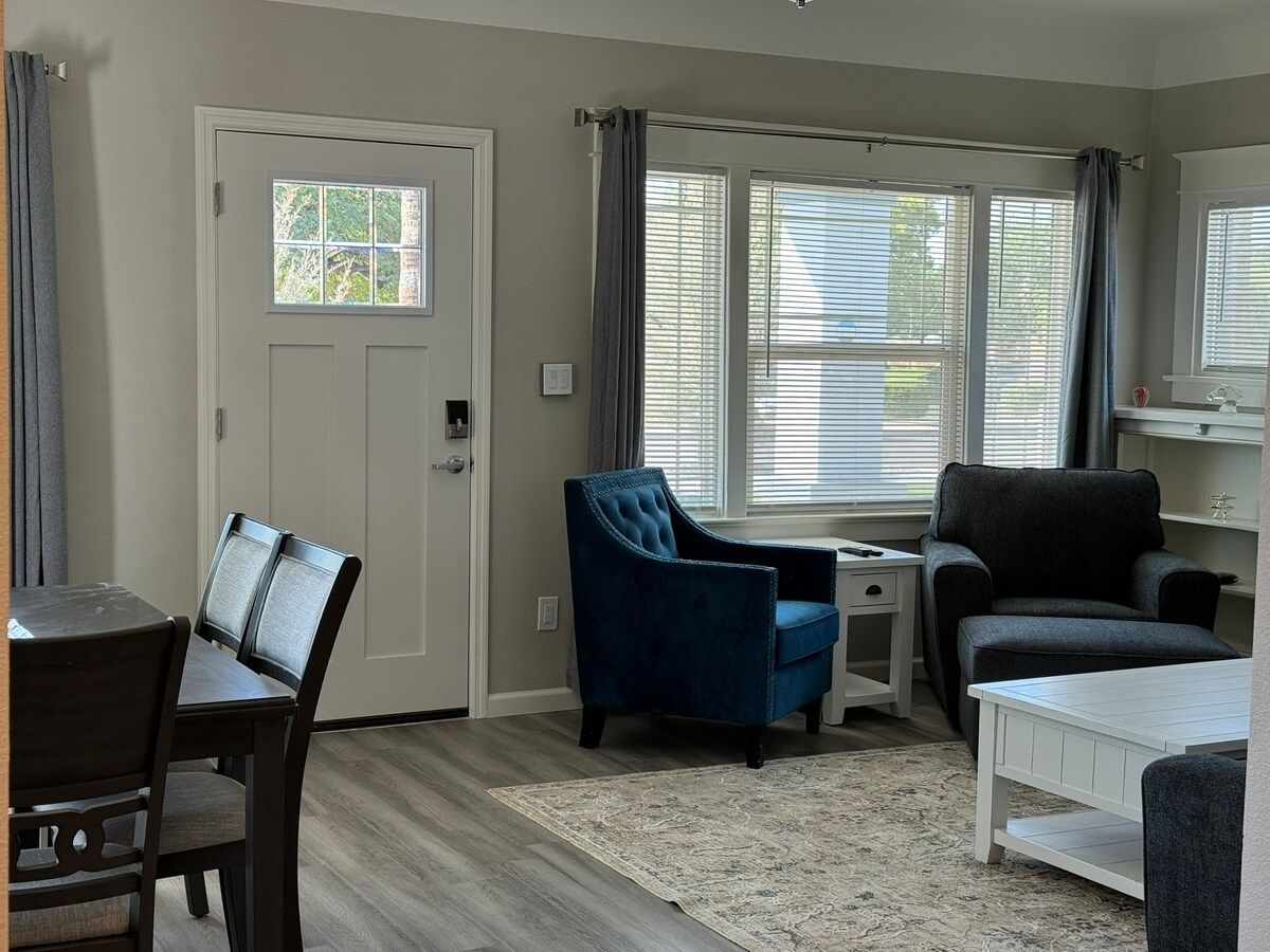 42 Chelsea Place On The Park- In Heart Of Downtown