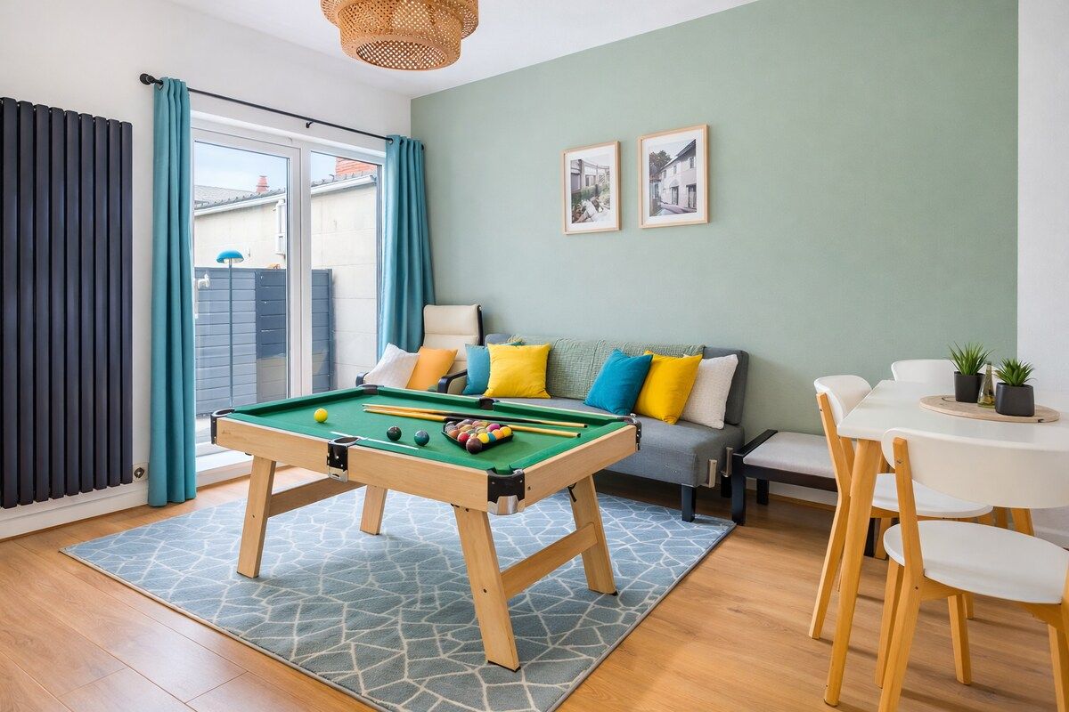 Spacious Home with 4 En-Suites