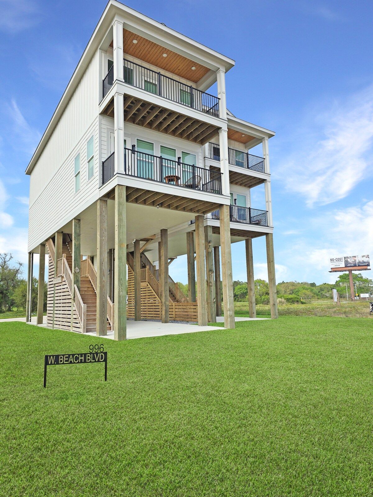 Seaside Villa - Gulf Breeze with an Ocean View!