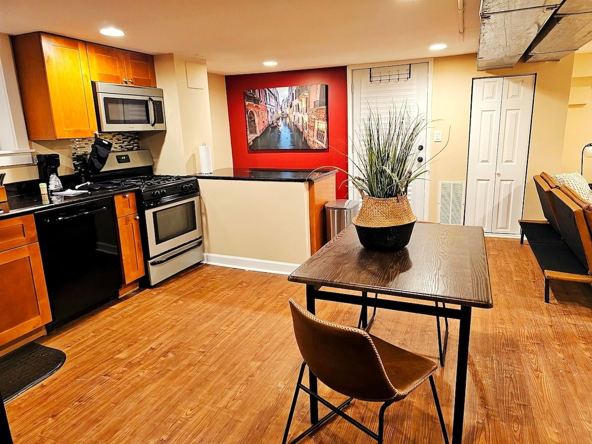 Union: Priv. Grdn Apt 6 Mi fr Dntwn