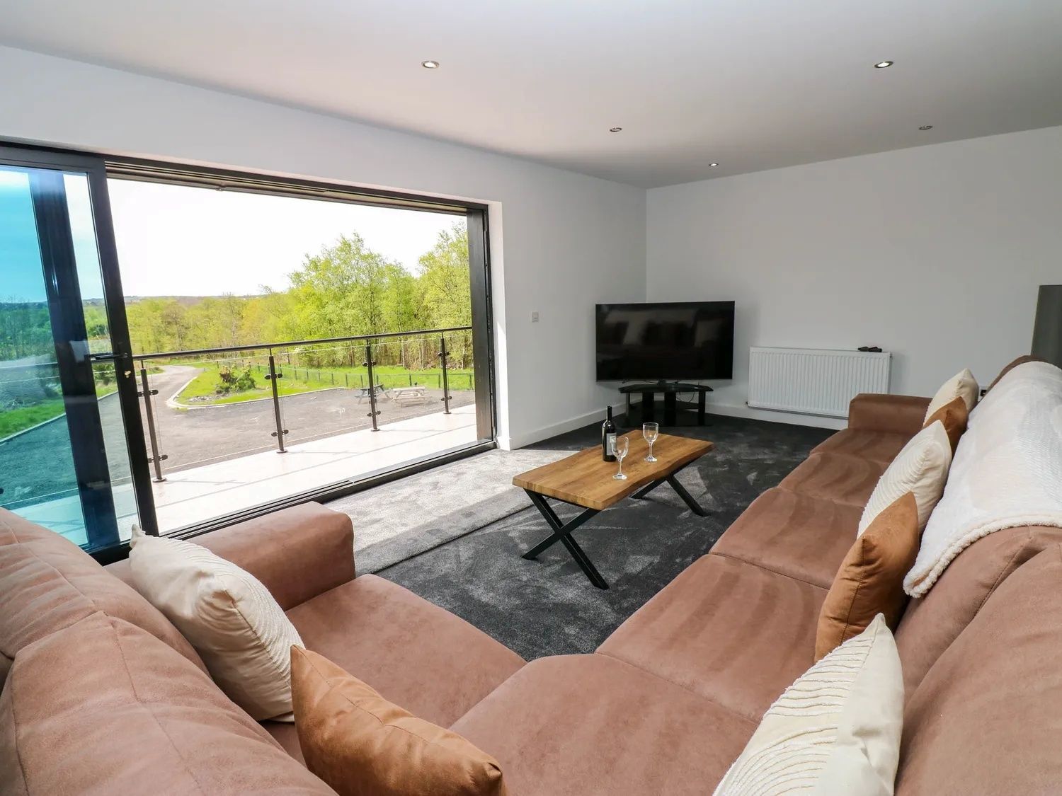 Silverbirch Cottage | 3 Bedrooms | Sleeps 6 | Fell Views | Balcony