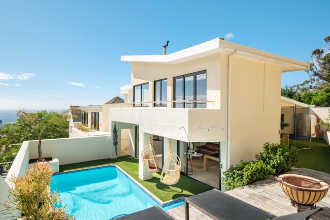 Boho Fresnaye Gem minutes from the prom