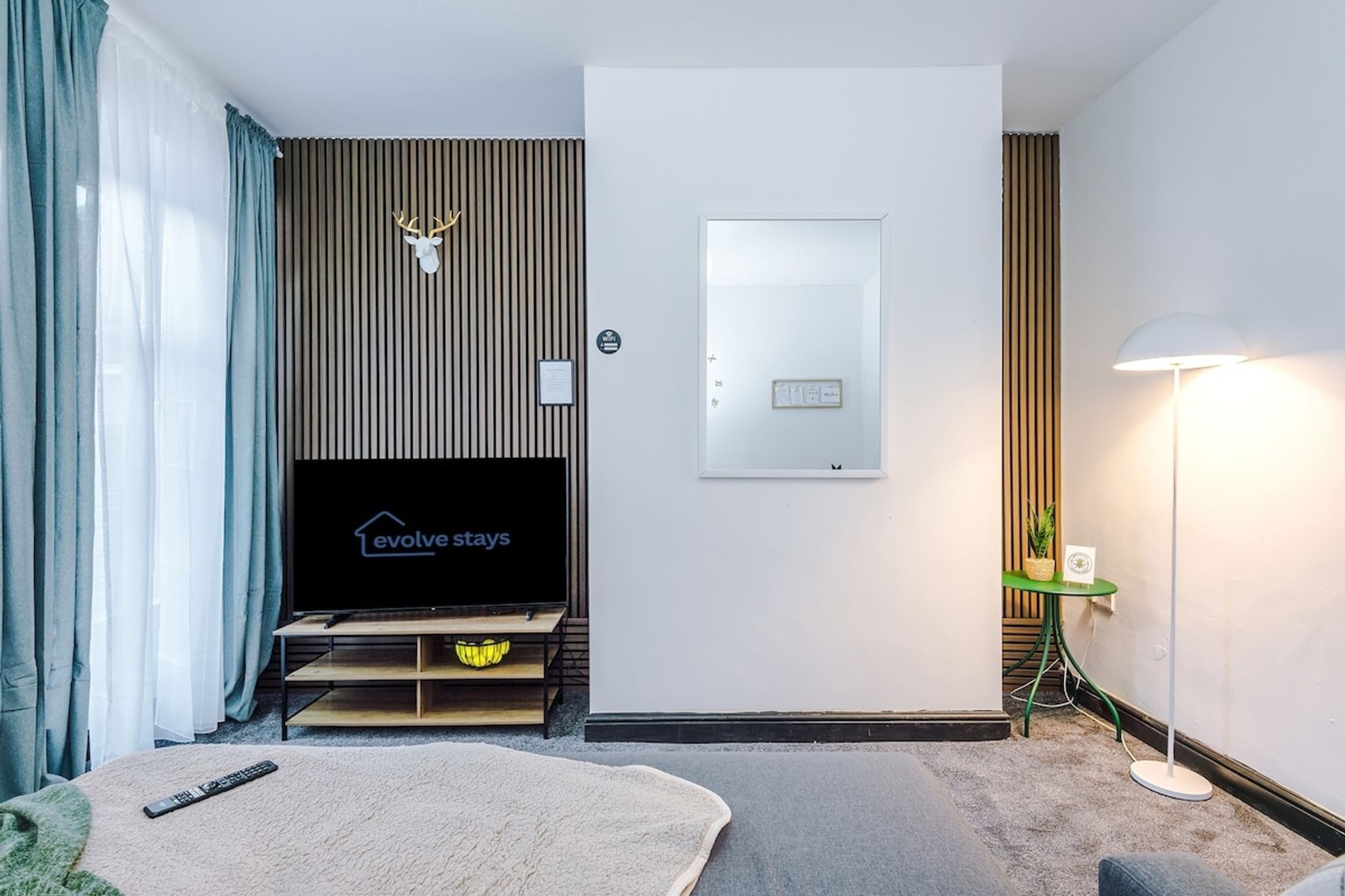 Free Park, Sleeps 8, Stunning Home in Salford