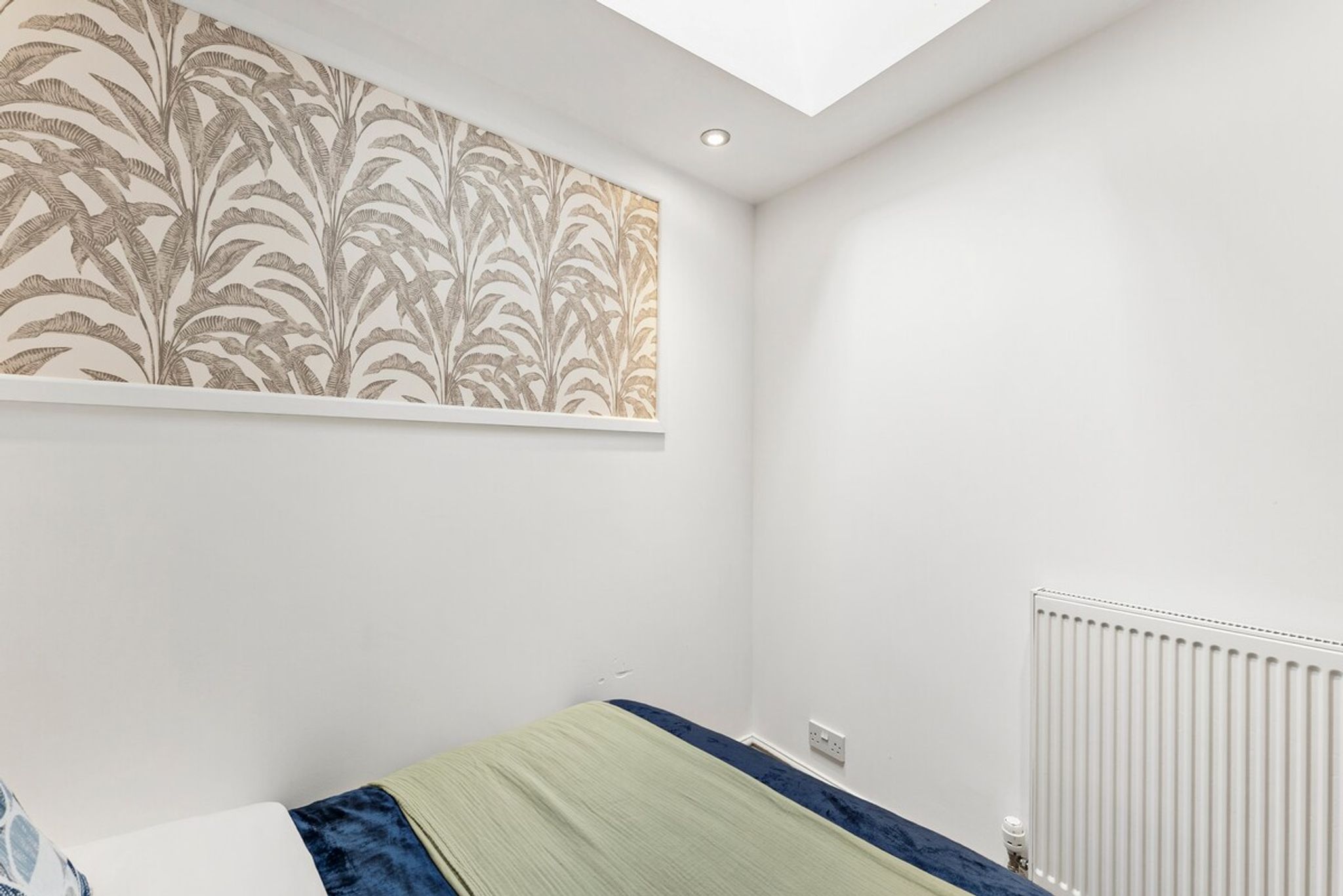 25201
