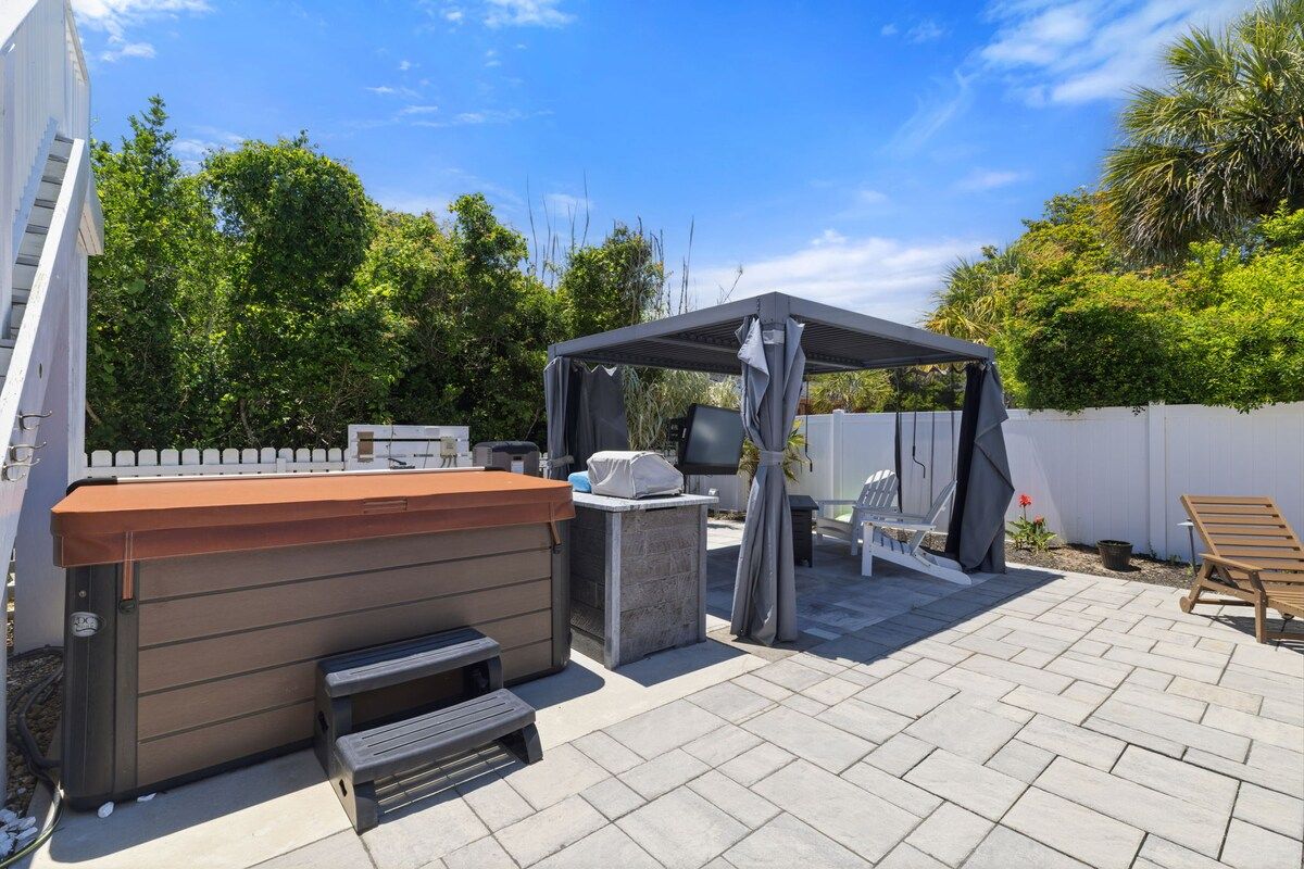 Saltwater Social - Pool | Hot Tub | Golf Cart