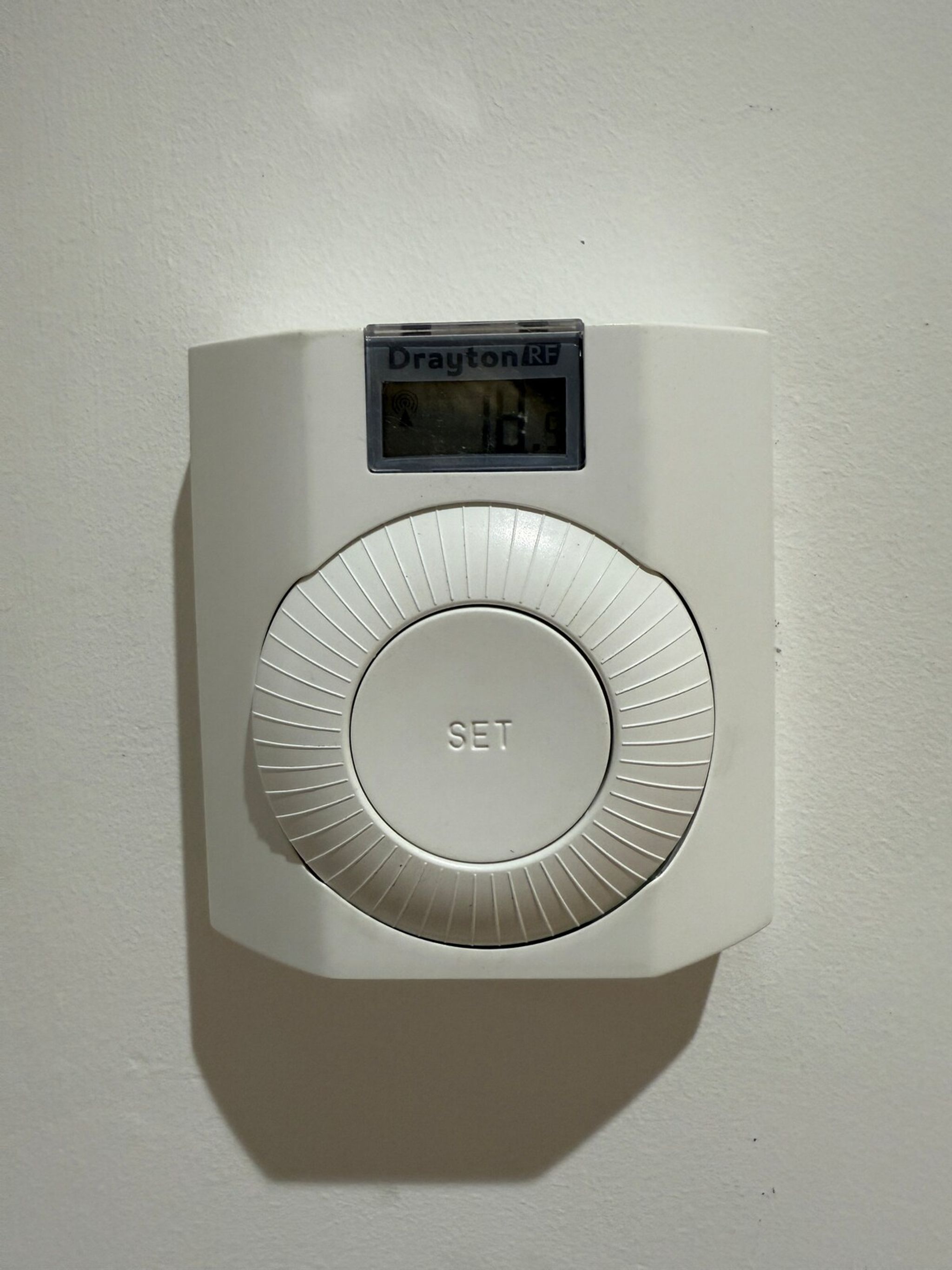 13600