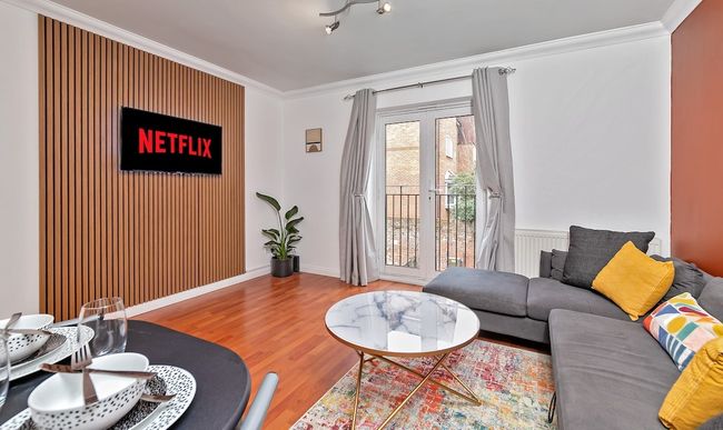 Stylish Town Centre Apartment~Free Parking~Modern