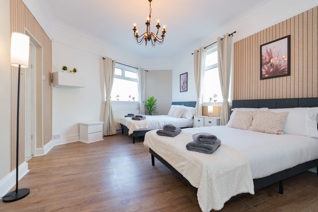 Open Mind Property - 4BR, 17 Guests & Free Parking