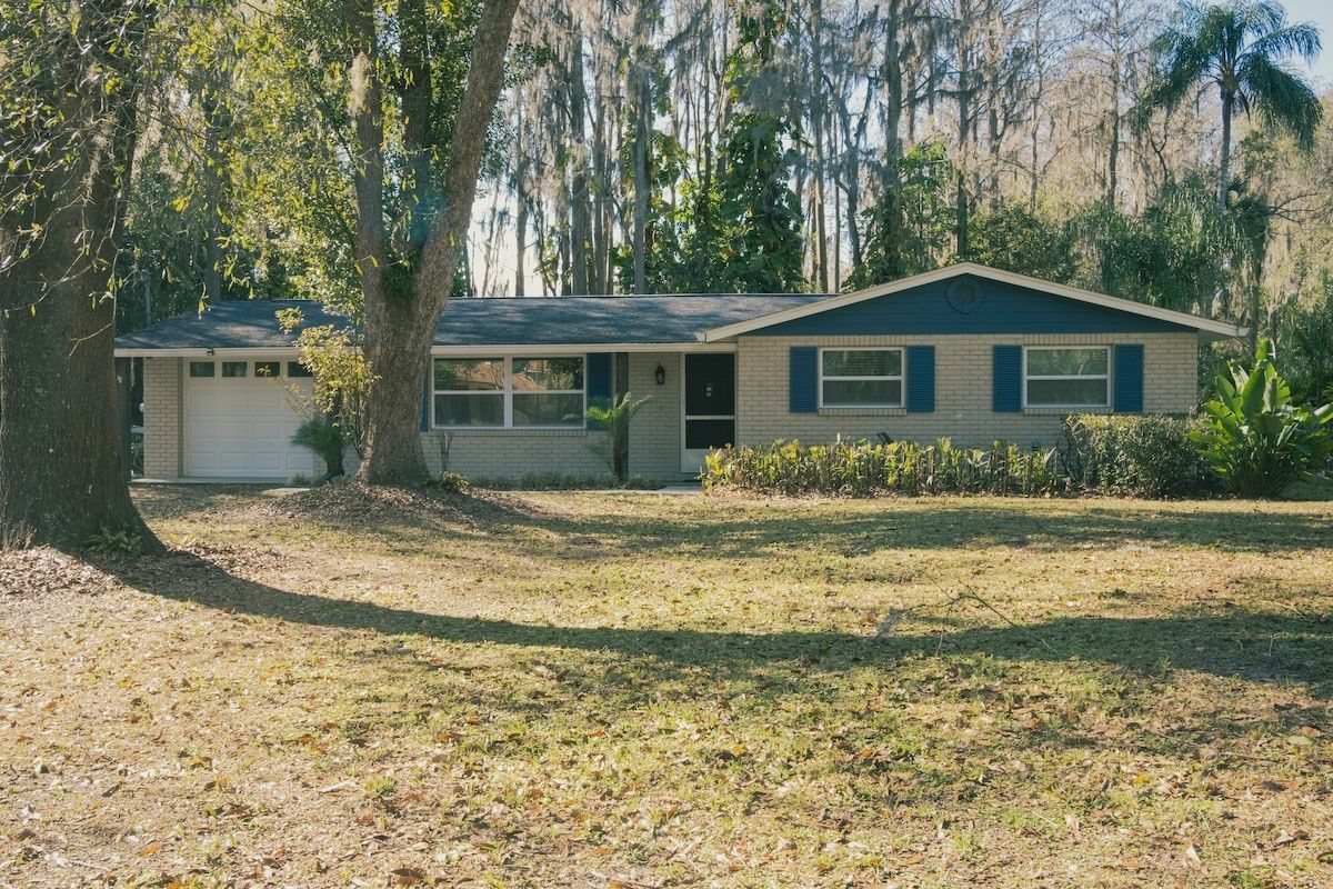 2 Homes Lutz area - one on Lake - one 1\2 mile away