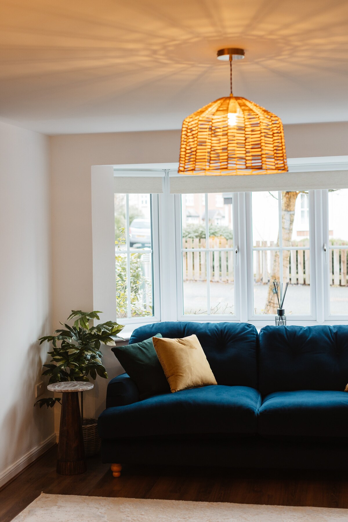 Large House - Living Room 4