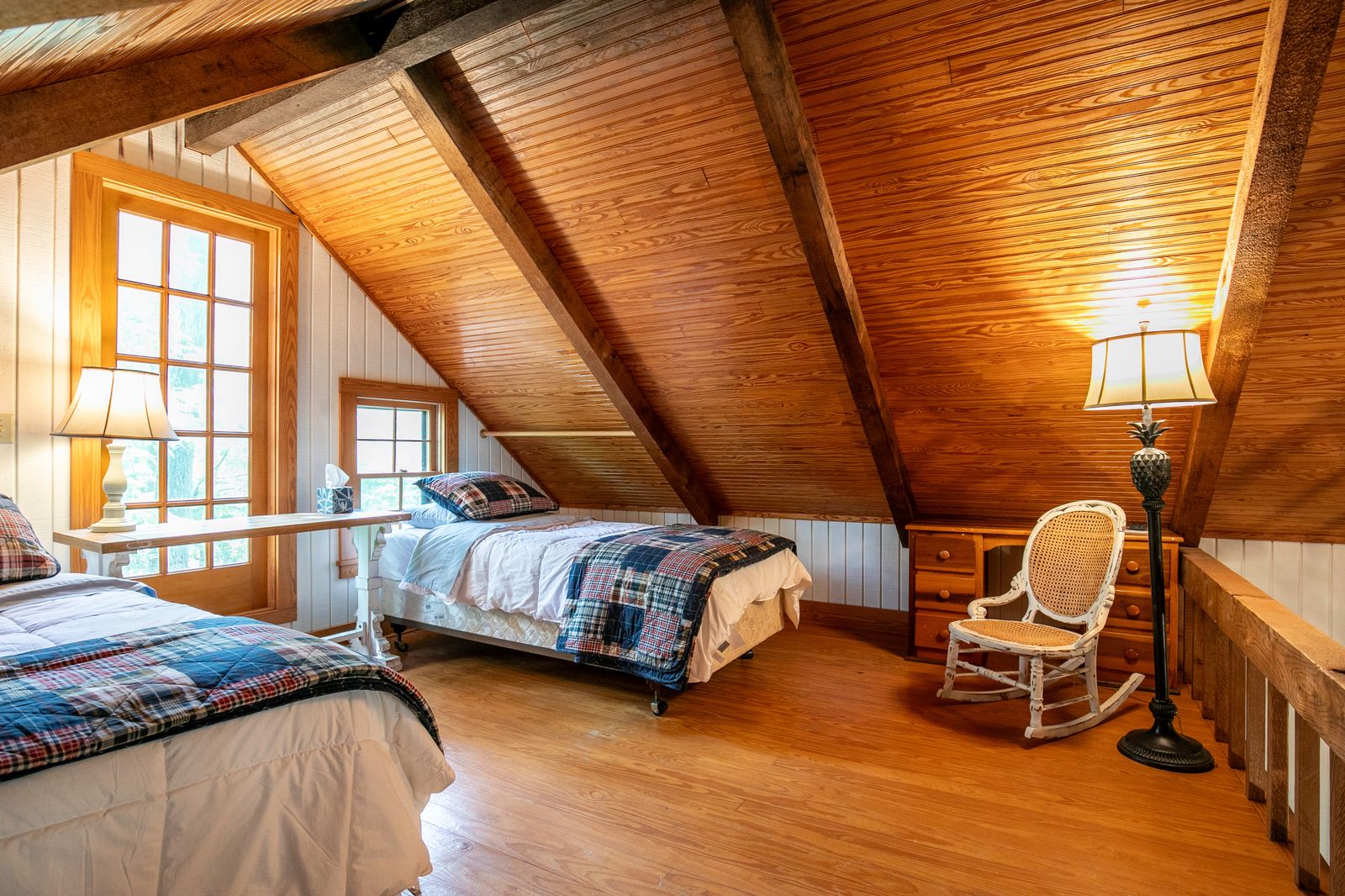 The Lil' Sipp, 2BR Cabin by Velvet Ditch Villas