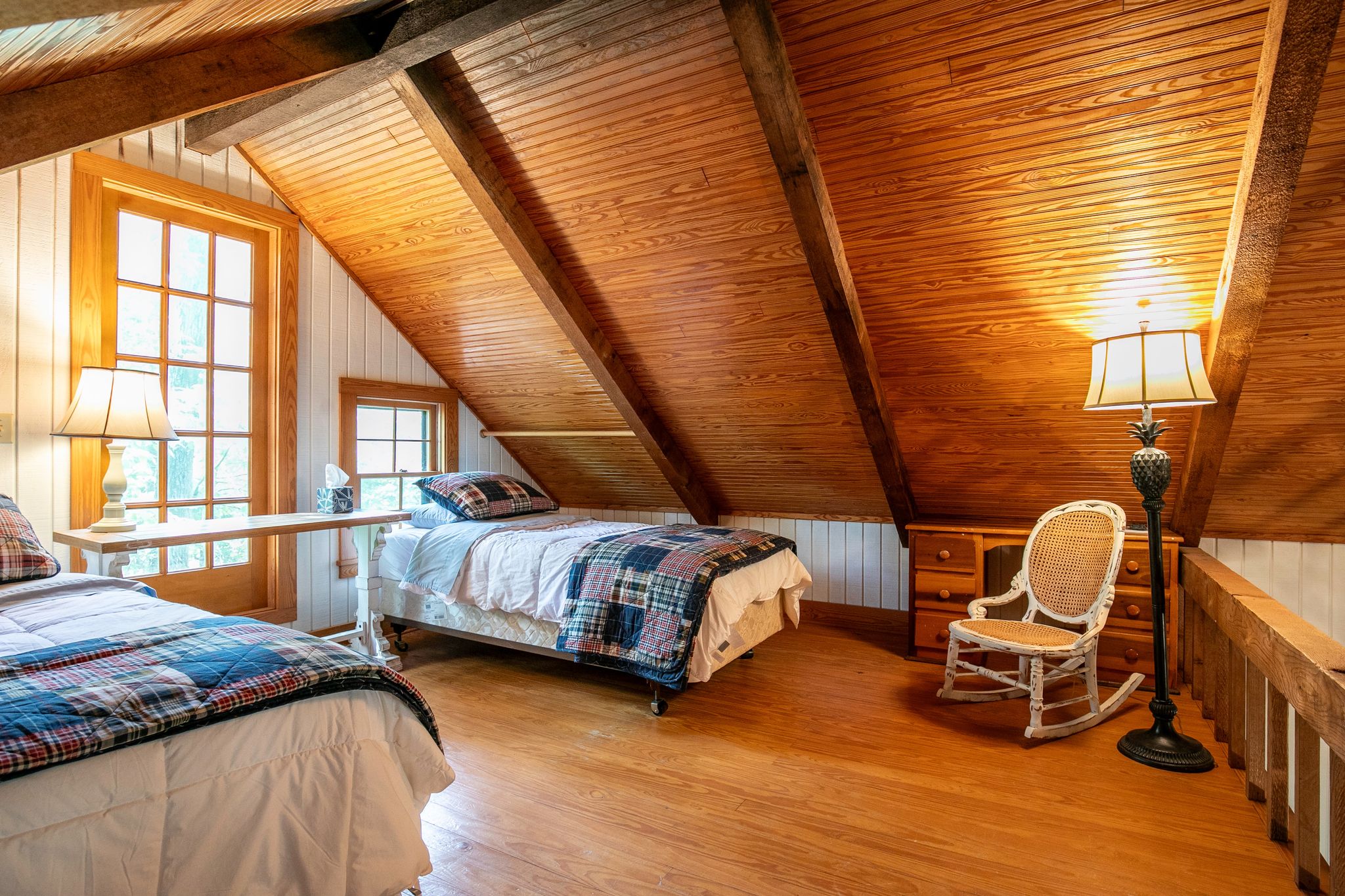 The Lil' Sipp, 2BR Cabin by Velvet Ditch Villas