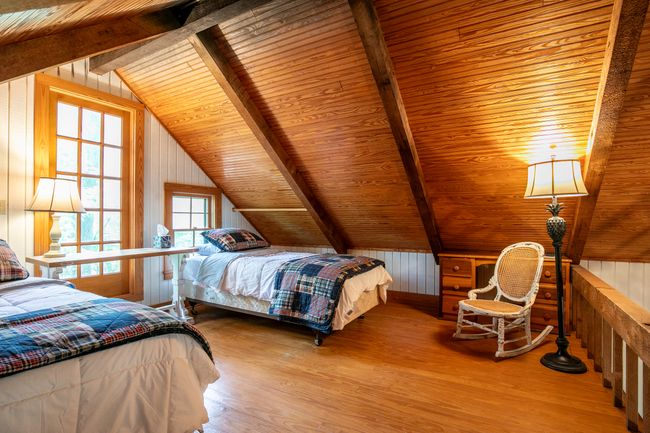 The Lil' Sipp, 2BR Cabin by Velvet Ditch Villas