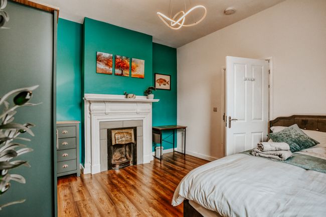 Open Mind Property - 4 Bedroom House with Hot Tub
