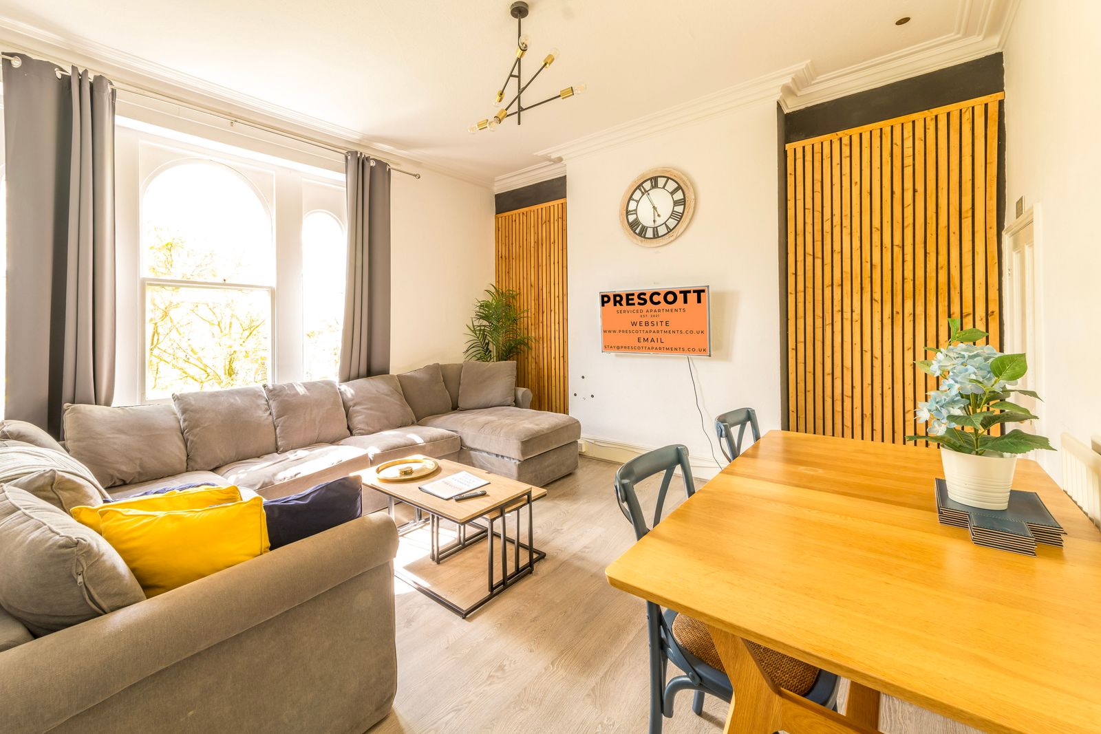 Centralised 2 Bedroom Apartment with Free Parking