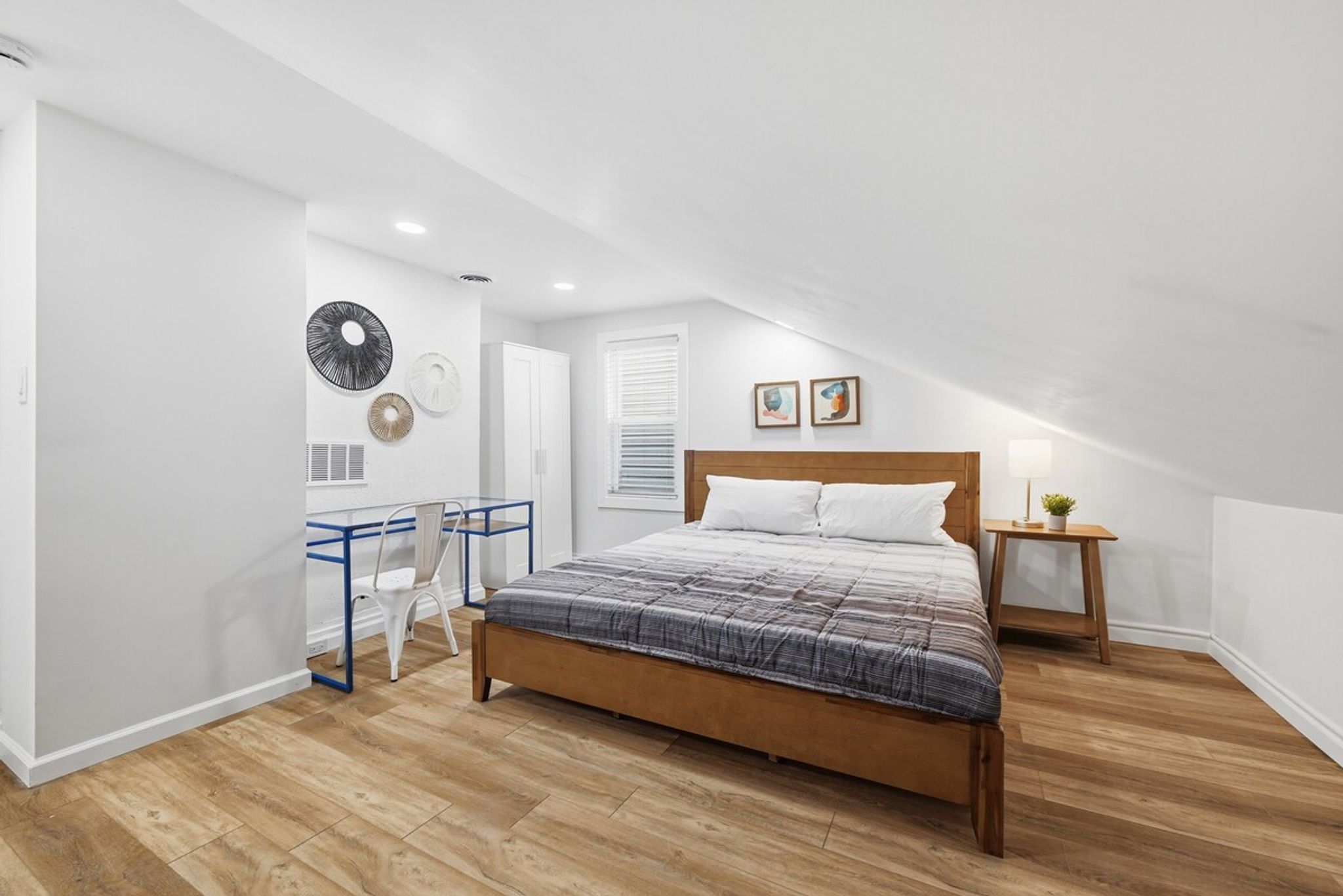 Pittsburgh/Millvale @D Cozy & Unique Private Bedroom with Shared Bathroom