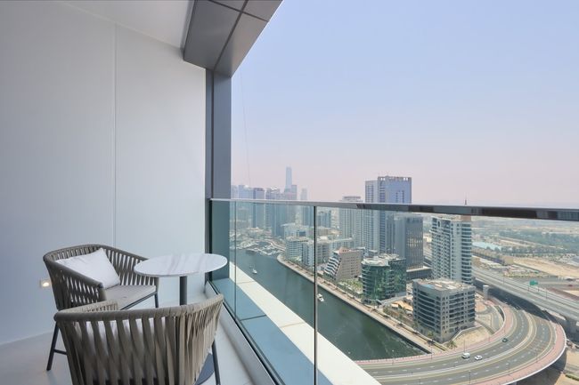 Livbnb - 1BR w/ Marina and Partial Sea View