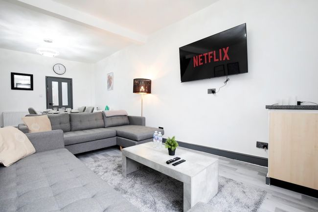 Horwich House | 2BR | Near Bolton Football Stadium