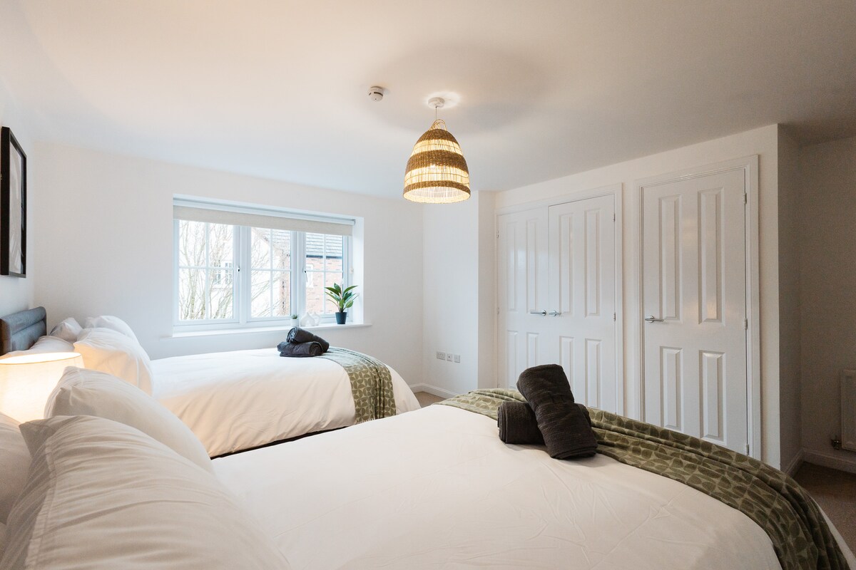 Large House - Bedroom 6