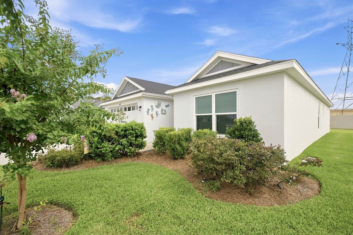 Spacious 3BR · Sleeps 7 · King Bed · Lanai — photo 8