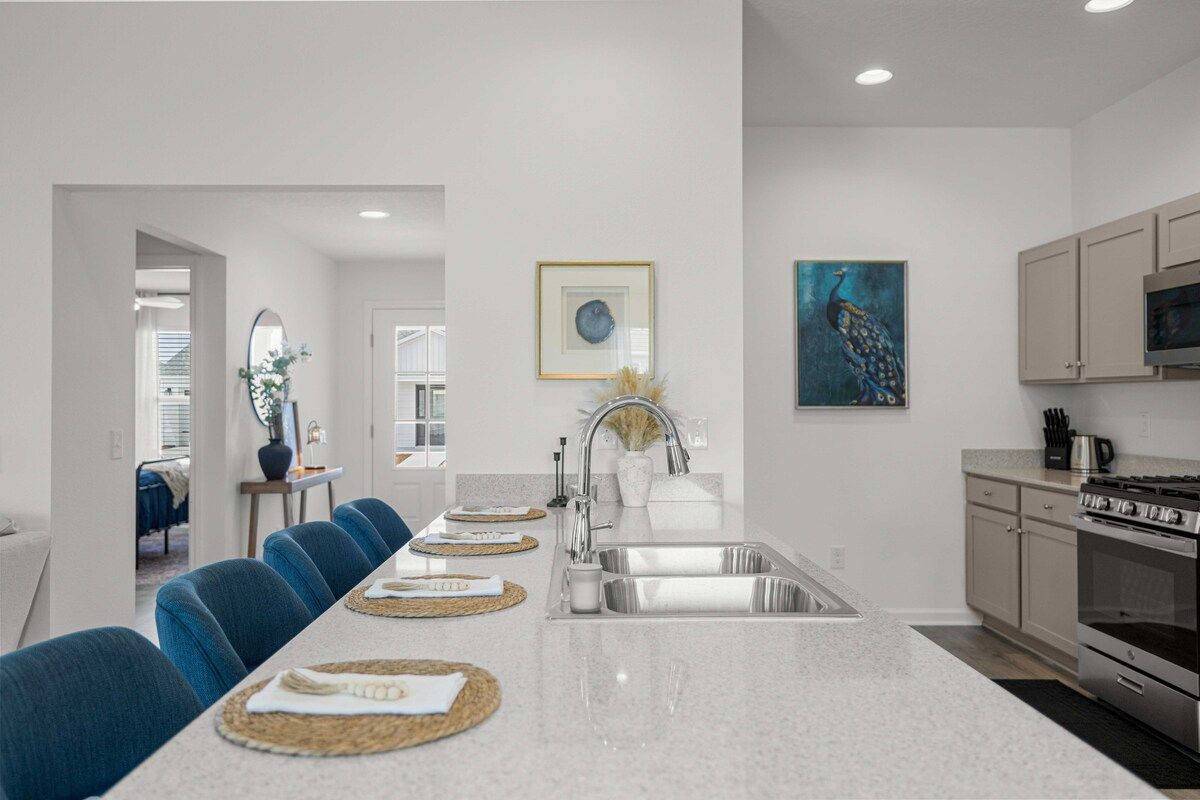 Luxe 3BR | Long & Short Stays l Walk to Eastport — photo 13