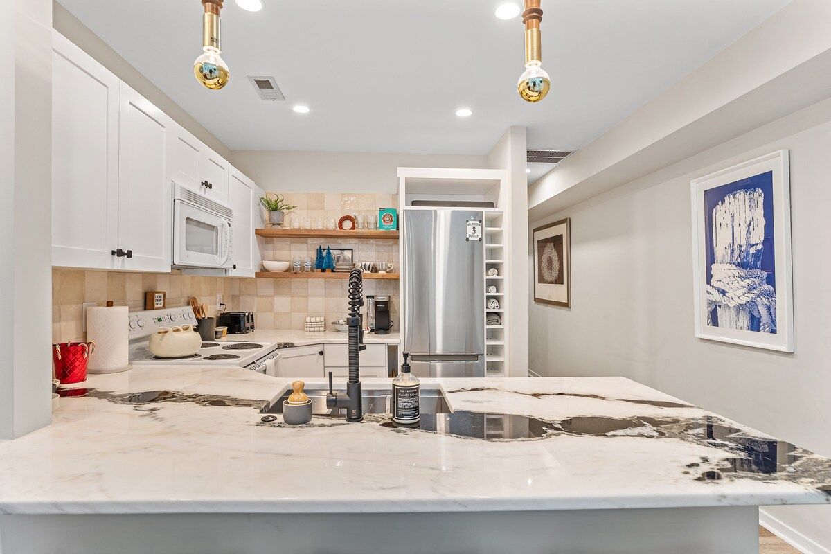 Chic Downtown Loft - Parking - Central New