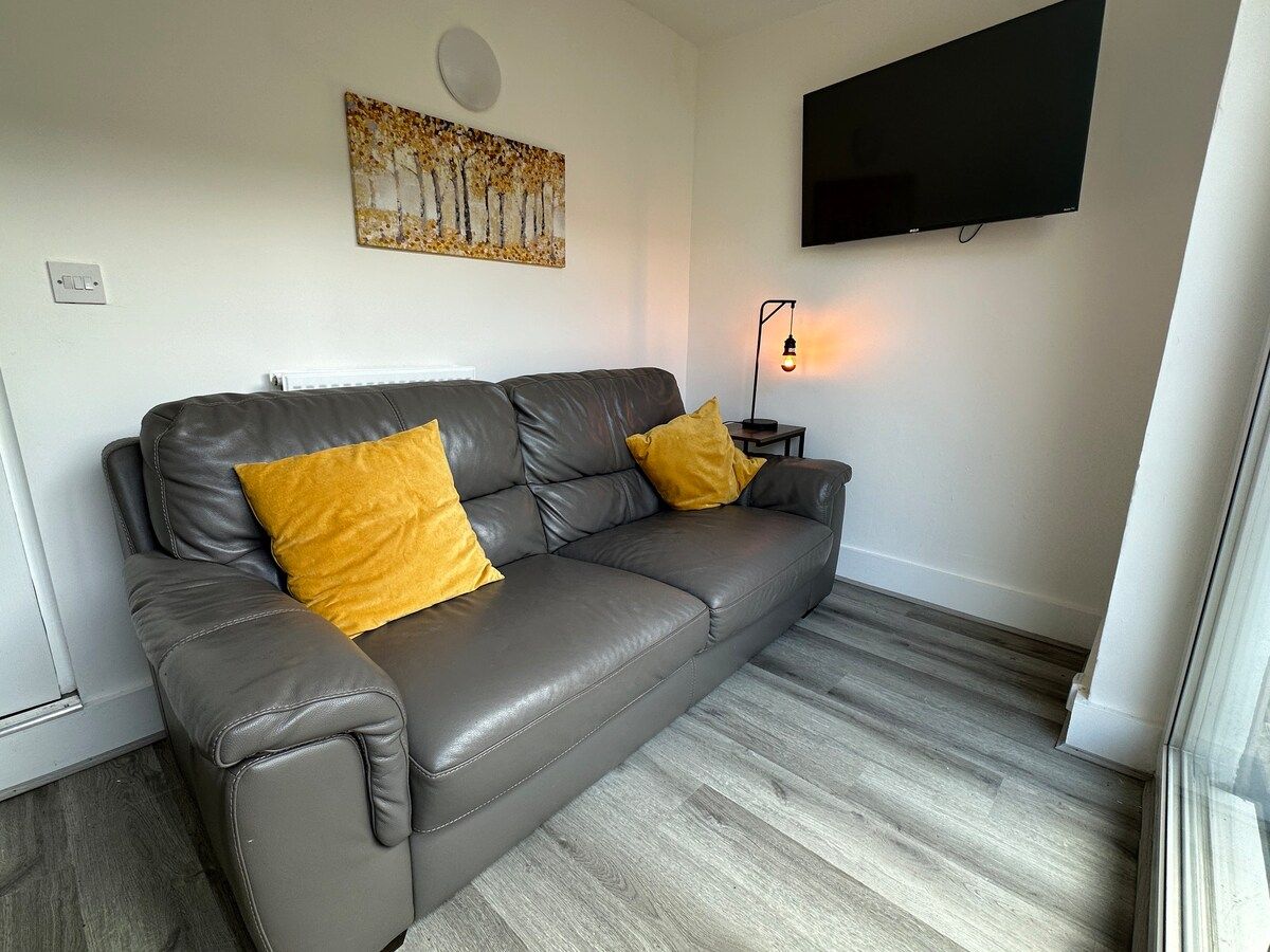 Carmen Sylva Llandudno Beach Family Flat