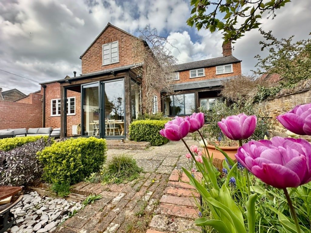 Mayflower Cottage, Uppingham - 4 Bedrooms by Belmont Places