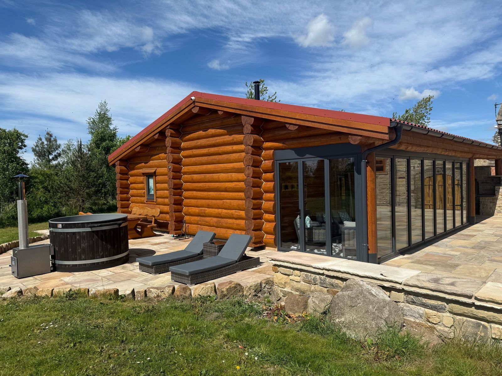 Scandinavian Luxury Log Cabin Sleeps 6, Hot Tub, Durham & Bishop Auckland