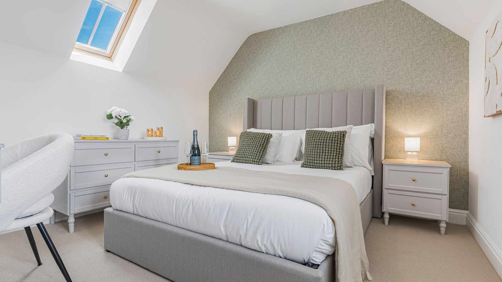 1757933085