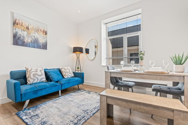 Central Cardiff | Spa & Parking