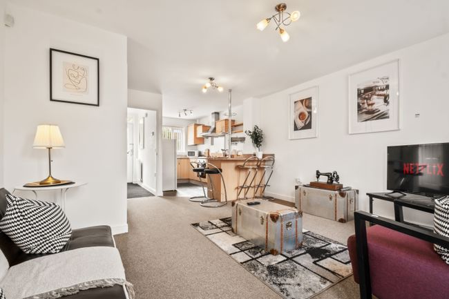 Cosy House with free parking!