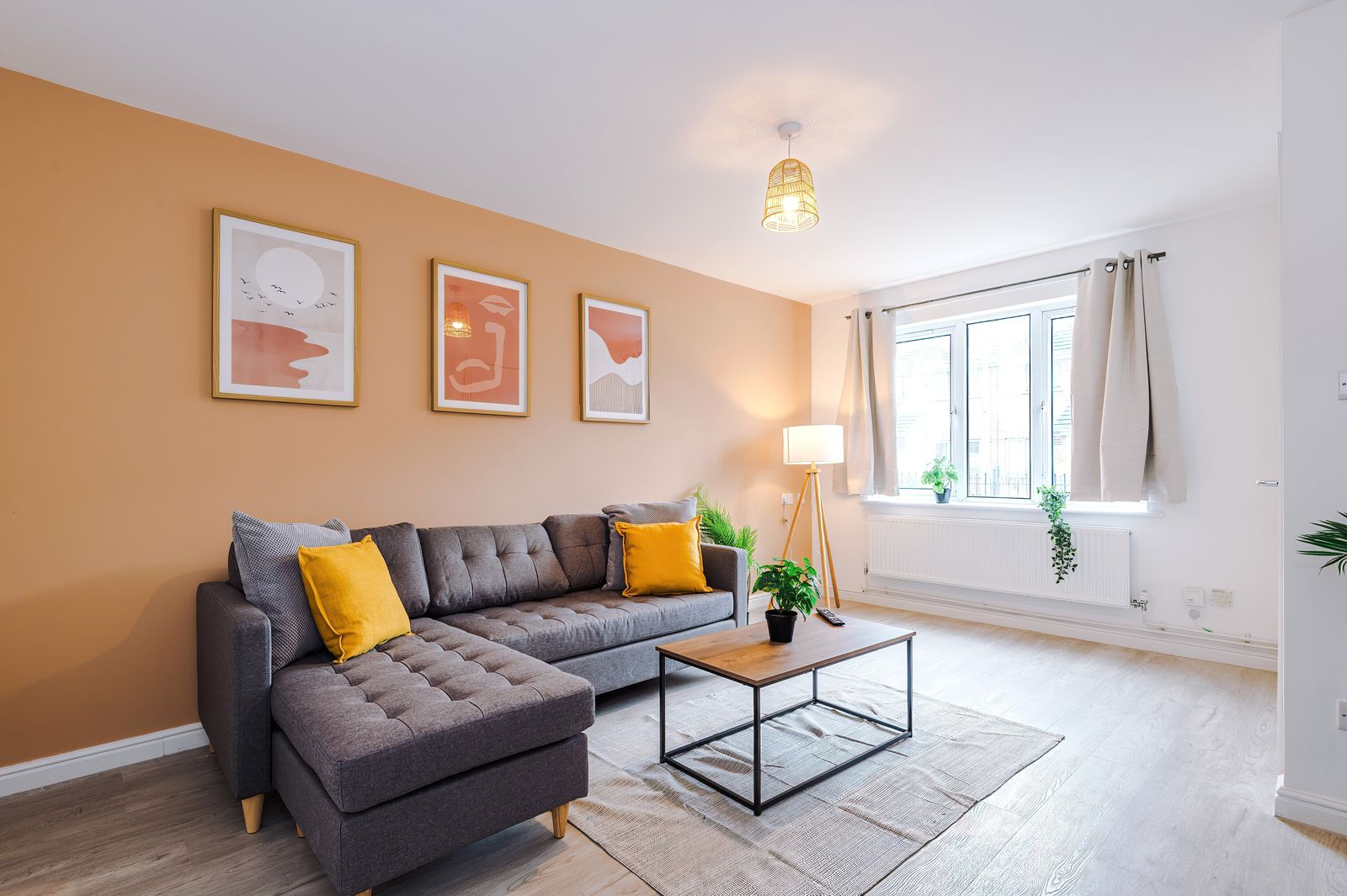 Contractor-Friendly Home | Large Drive & 5G Wi-Fi
