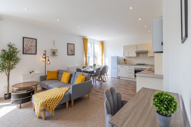 Open Mind Property - Cosy Apartment with 7 Beds