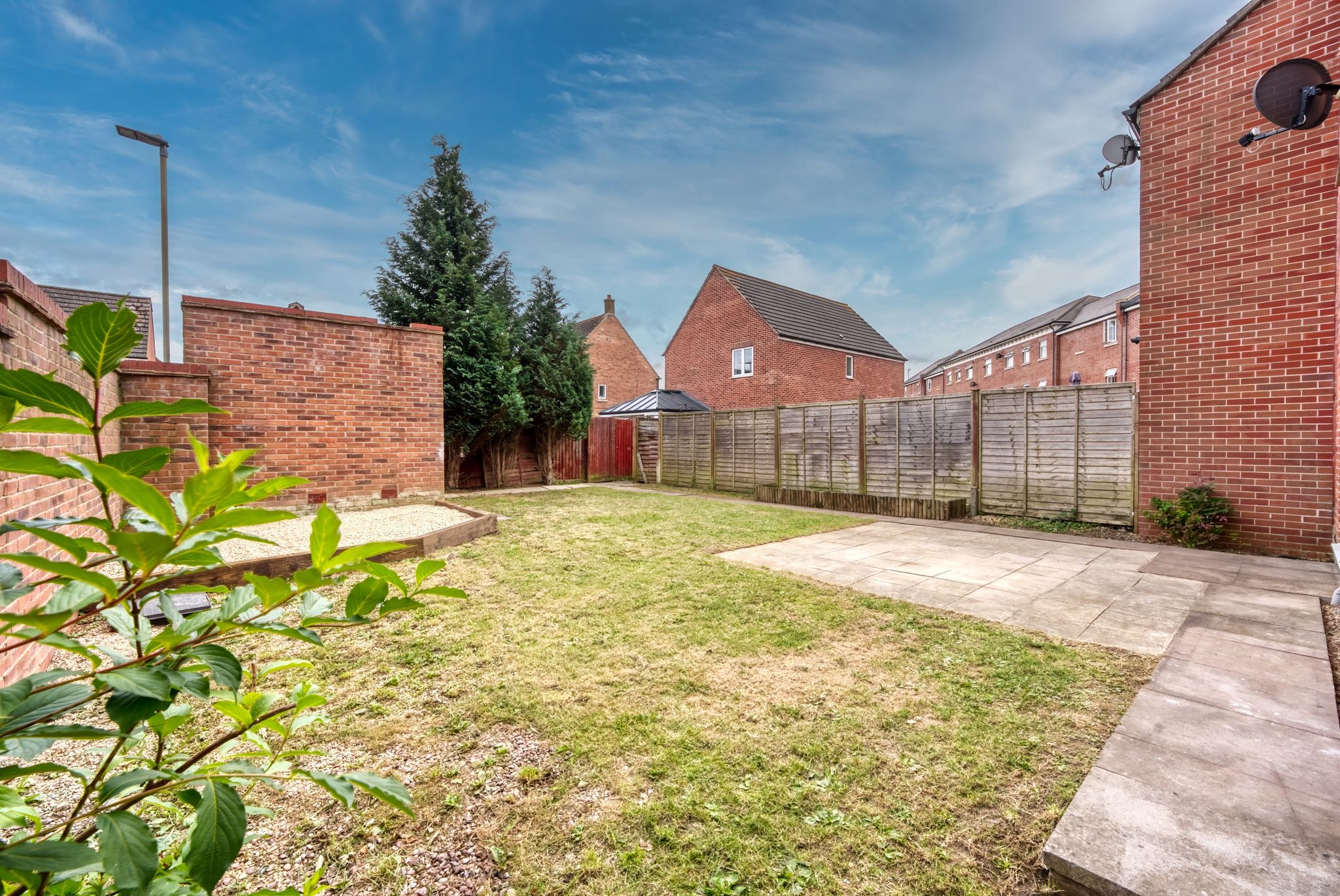 NEW house • 3 parking spaces • Long Stay Discounts