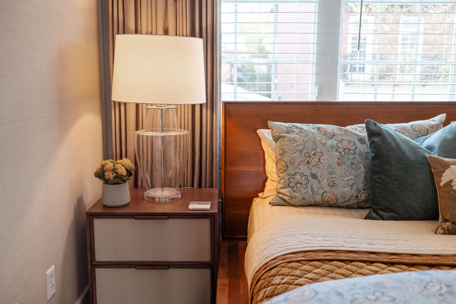 The Lantern Loft - Luxury Riverfront Downtown