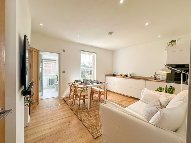 New | Luxury City Centre Oasis | Private Parking
