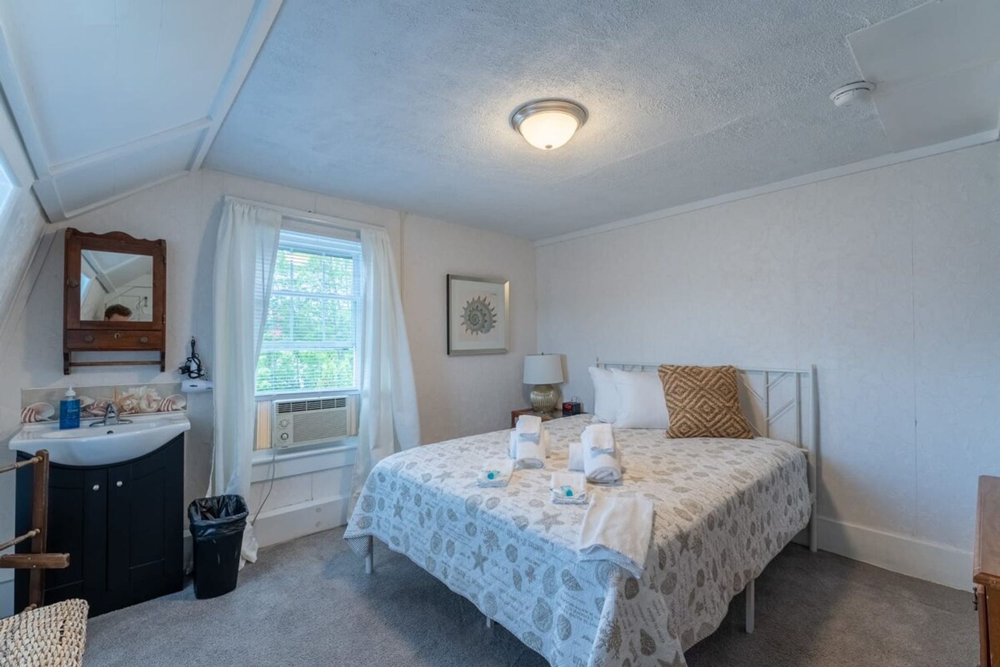 Room 9 (3rd Floor with Shared Bath)