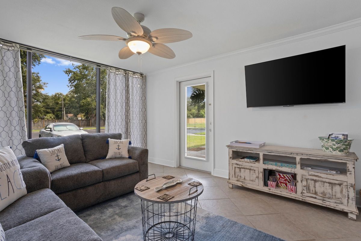Condo: Walk to Beach & Casino