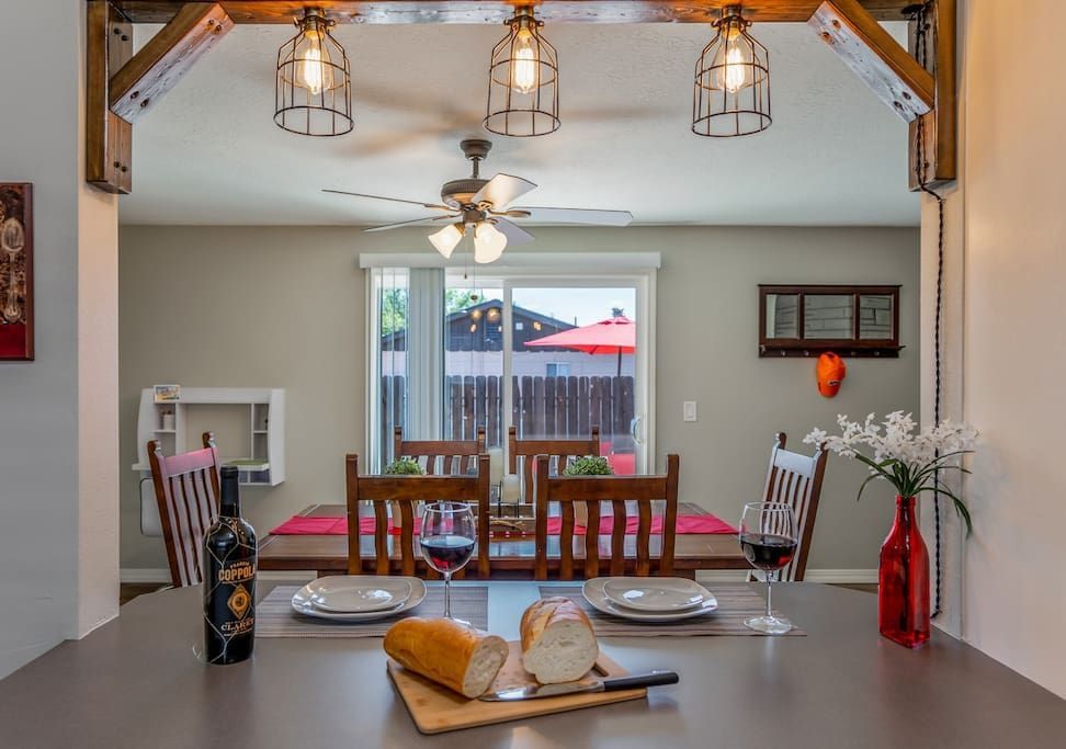 The Farmhouse Suite - A Large Pet Friendly Home with Garage near Fairgrounds