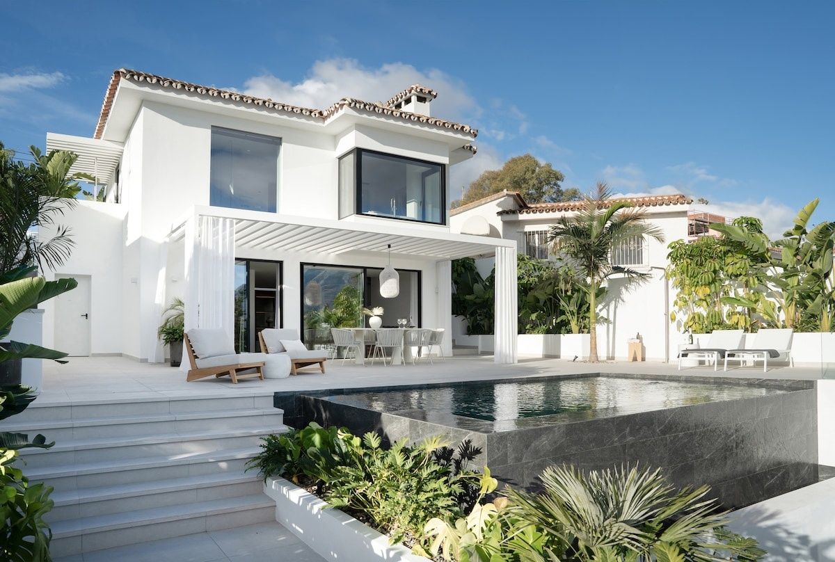 Luxury villa in Nueva Andalucia