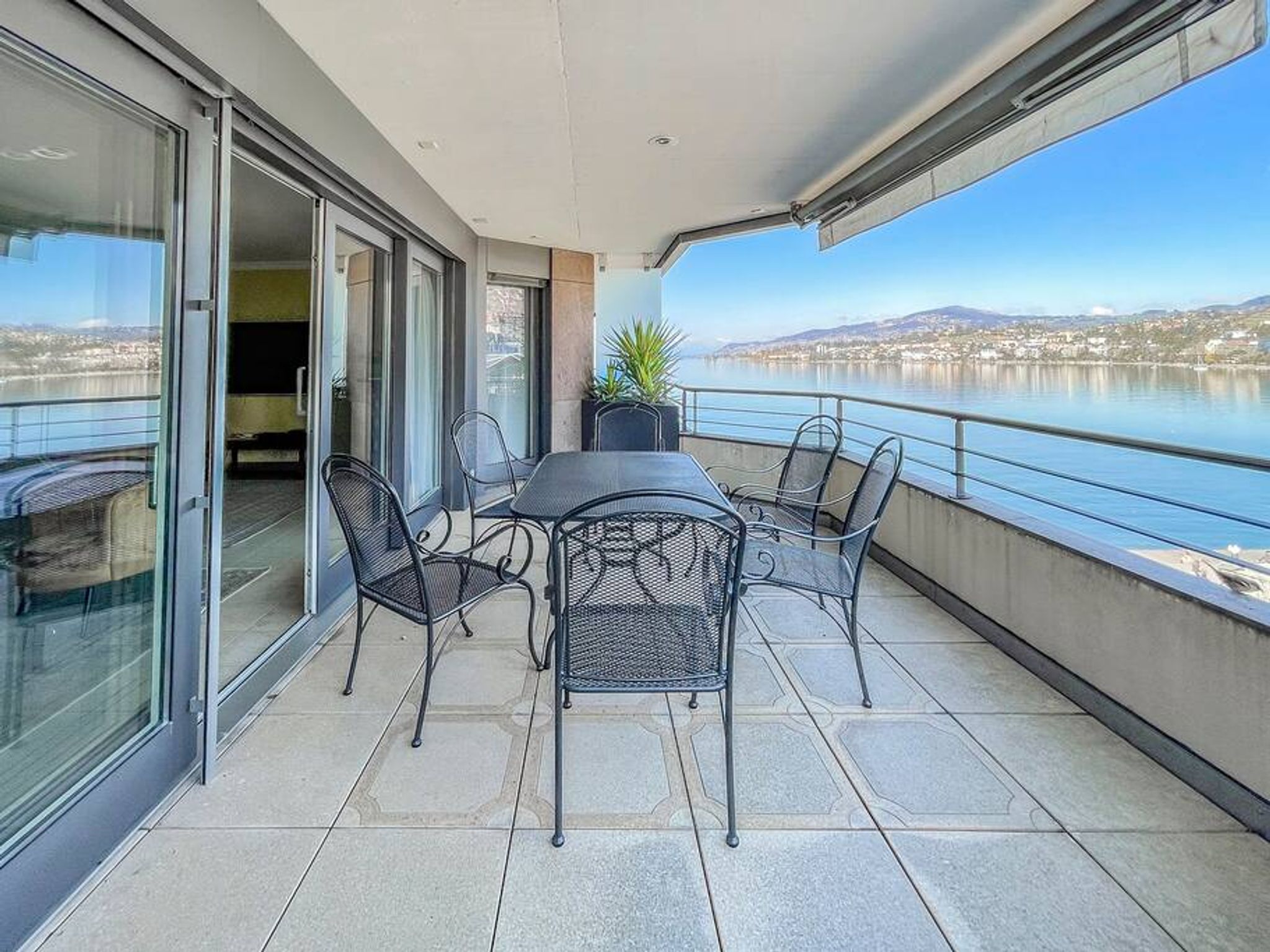 Forum Luxury Apartment Lake View