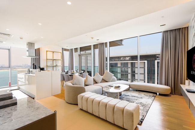 Livbnb - Bluewaters 3BR + Maids, with Sea Views