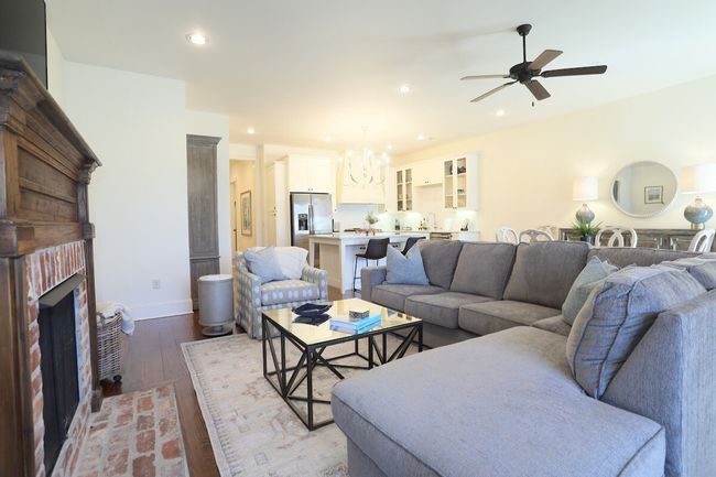 The Sadie, 3BR Townhome by VelvetDitchVillas