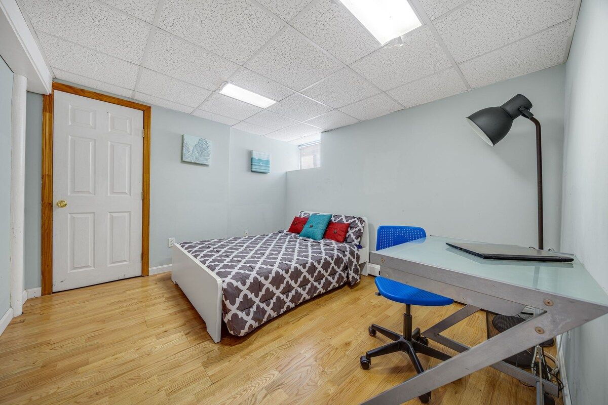 Cambridge 2BD 2BTH Basement Apt with Parking
