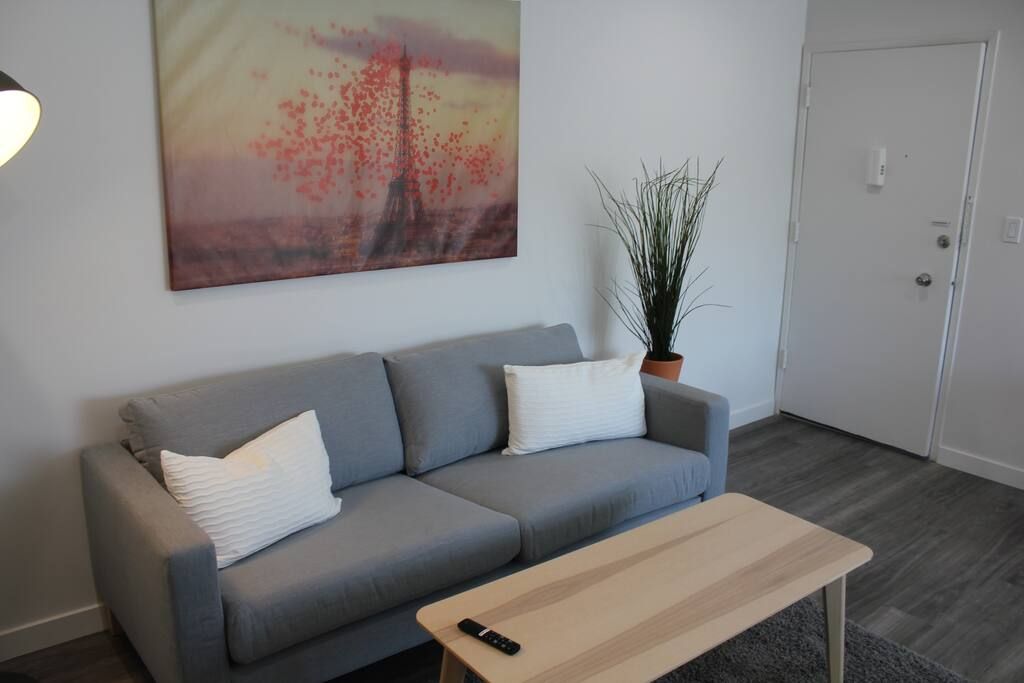 1BR Apt in West LA by Just Bring Your Toothbrush